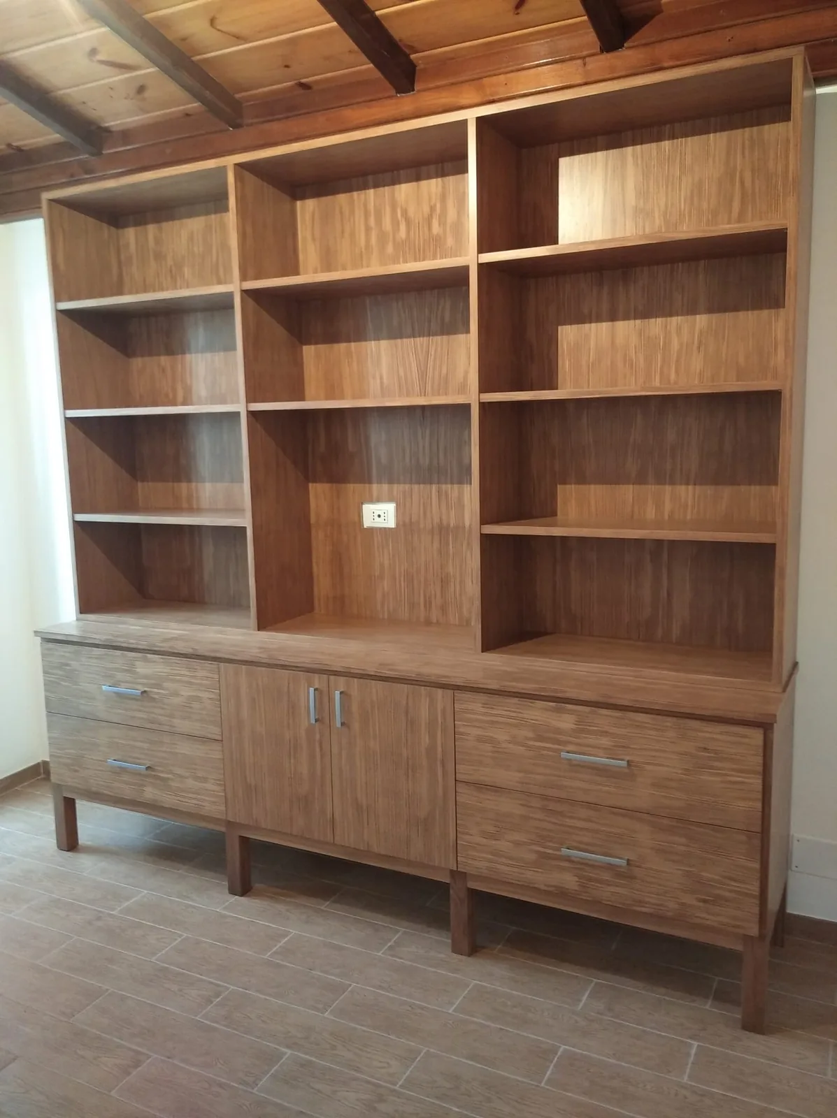 Libreria con madia in rovere