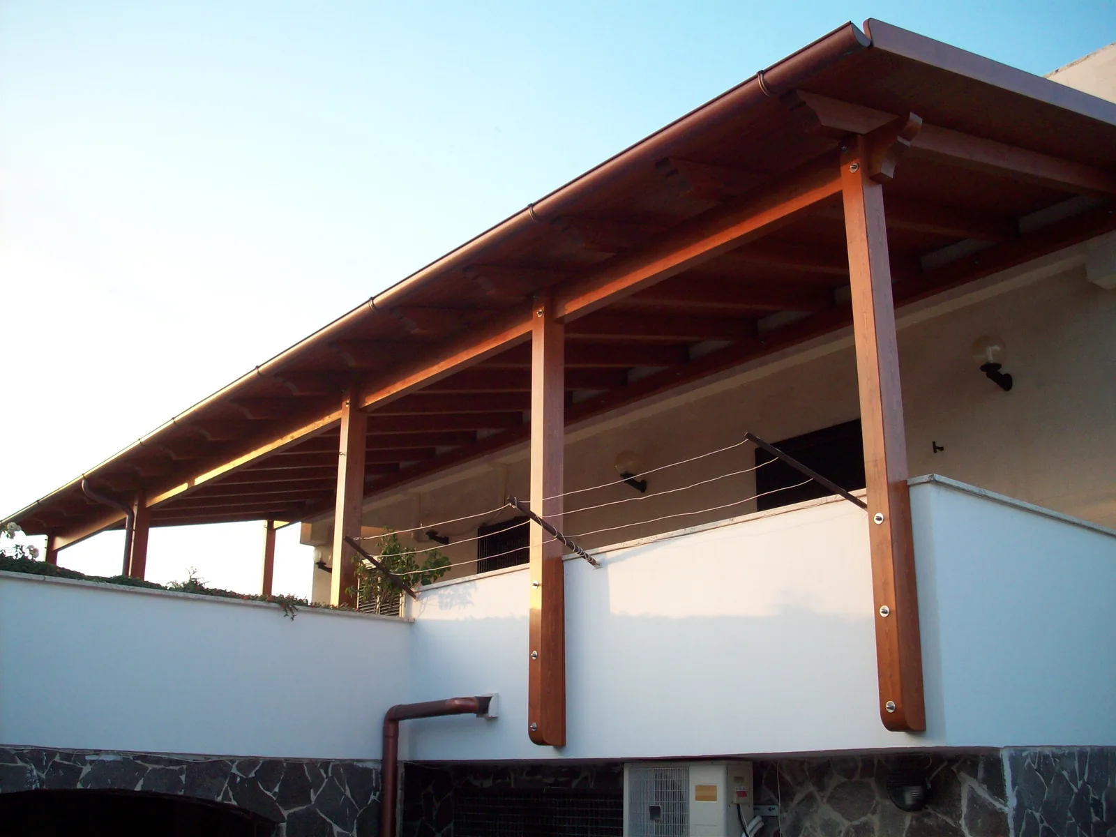 Tettoia in legno